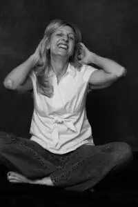 Black and white editorial portrait by Bellus Photography