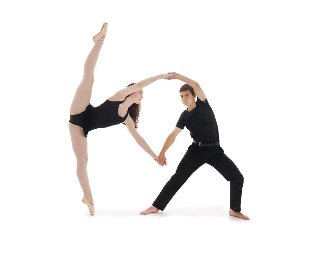 dancers posing during picture day with bellus photography